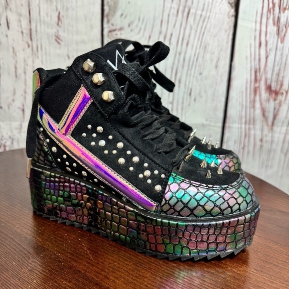 Dolls Kill Shoes - DOLLS Kill X YRU Qozmo Lo Alien Iridescent Reptile Embossed Platforms 4US 35 Eu